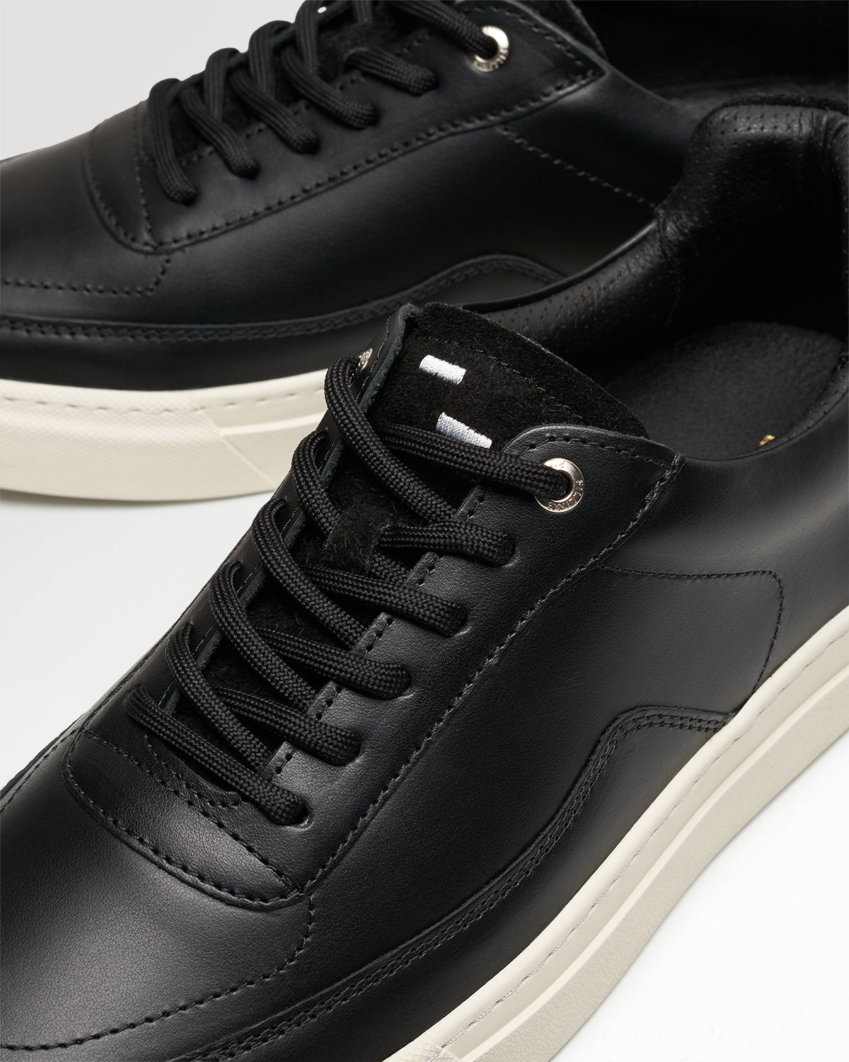 MONDO VIERA BLACK