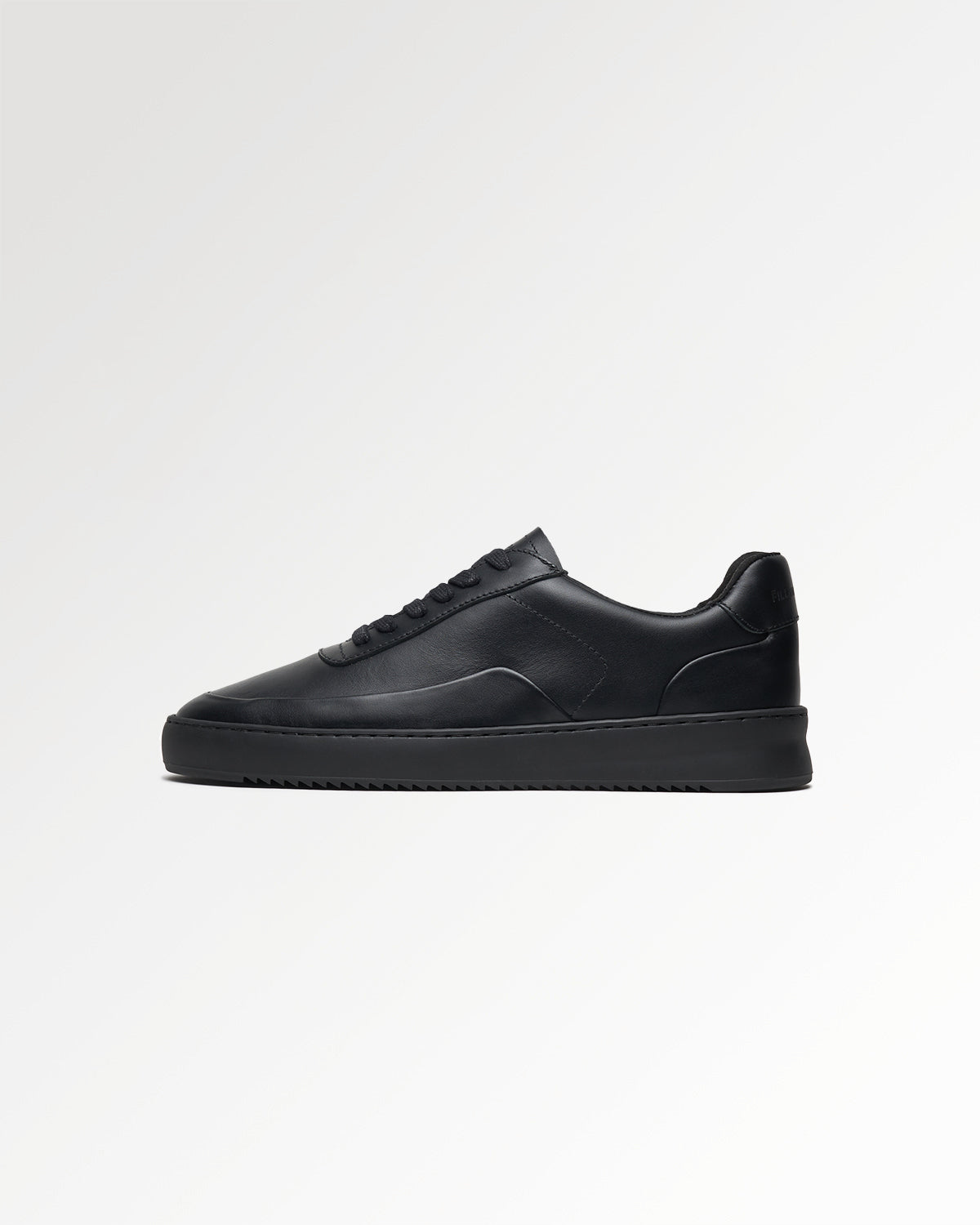 MONDO SEAMLESS BLACK