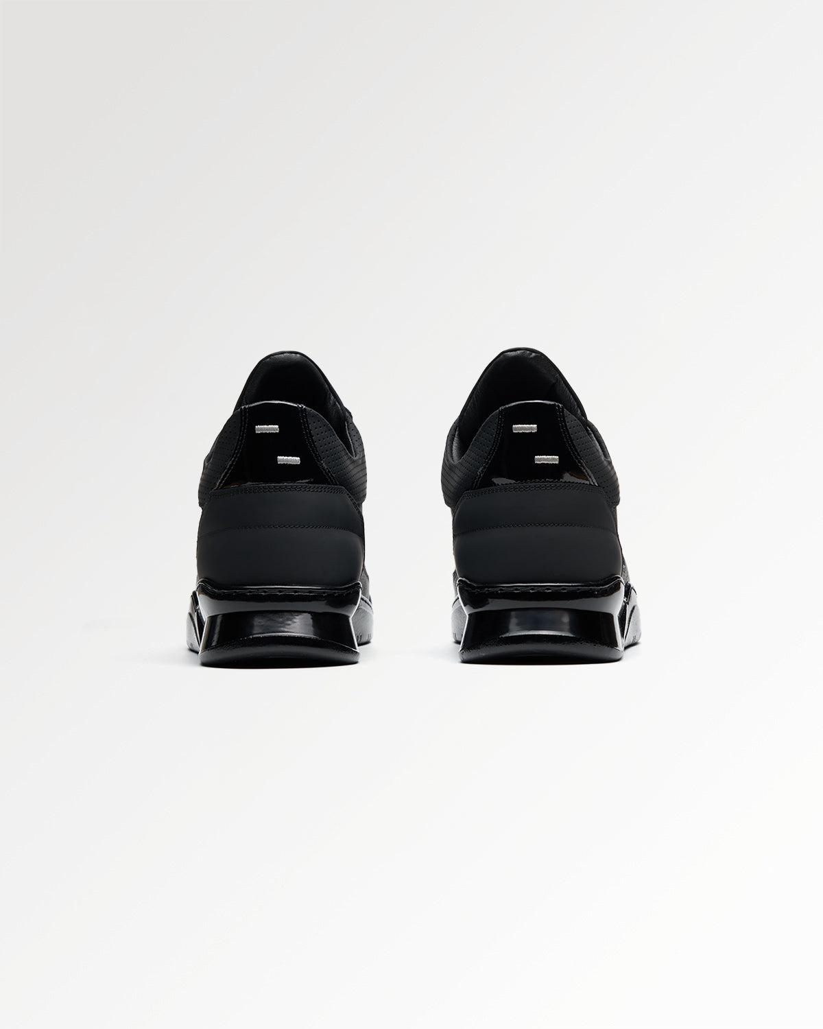 LOW TOP GHOST TECH BLACK