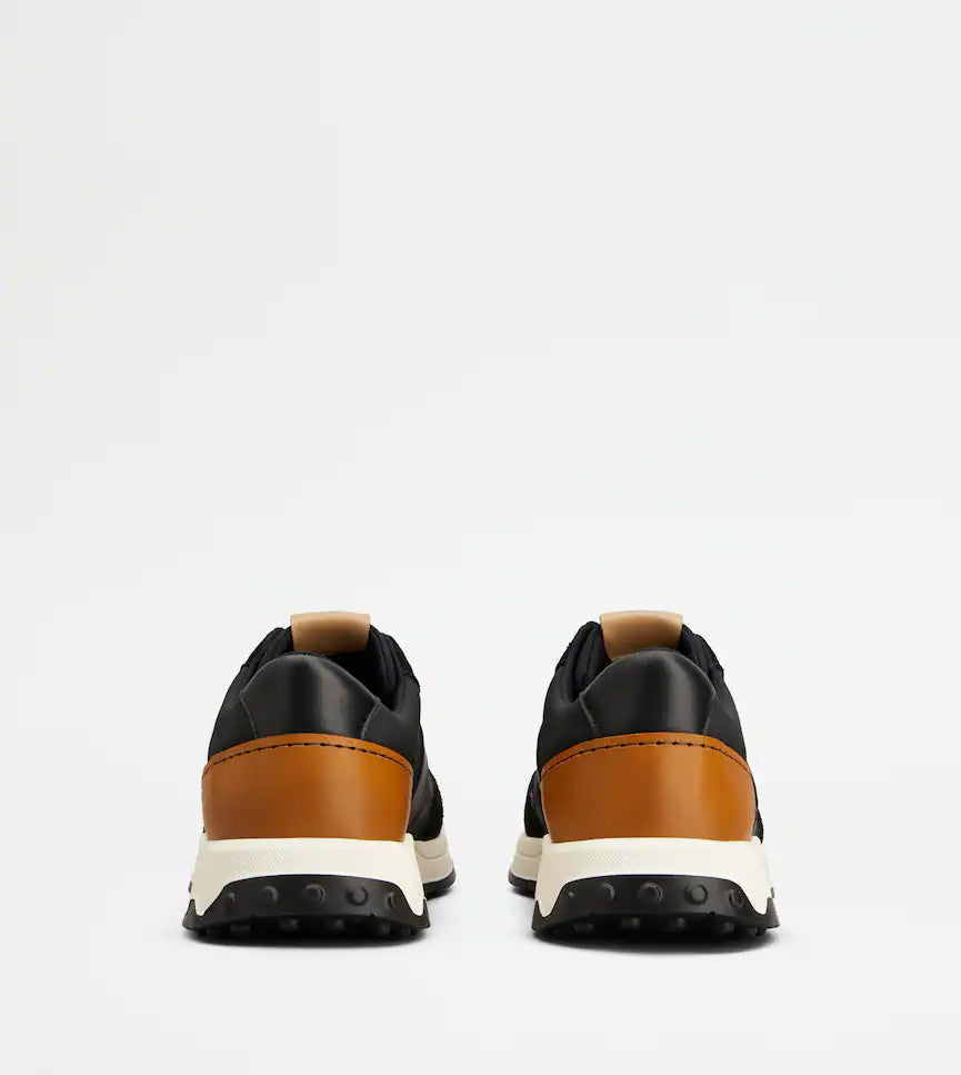 TOD'S BLACK SNEAKERS