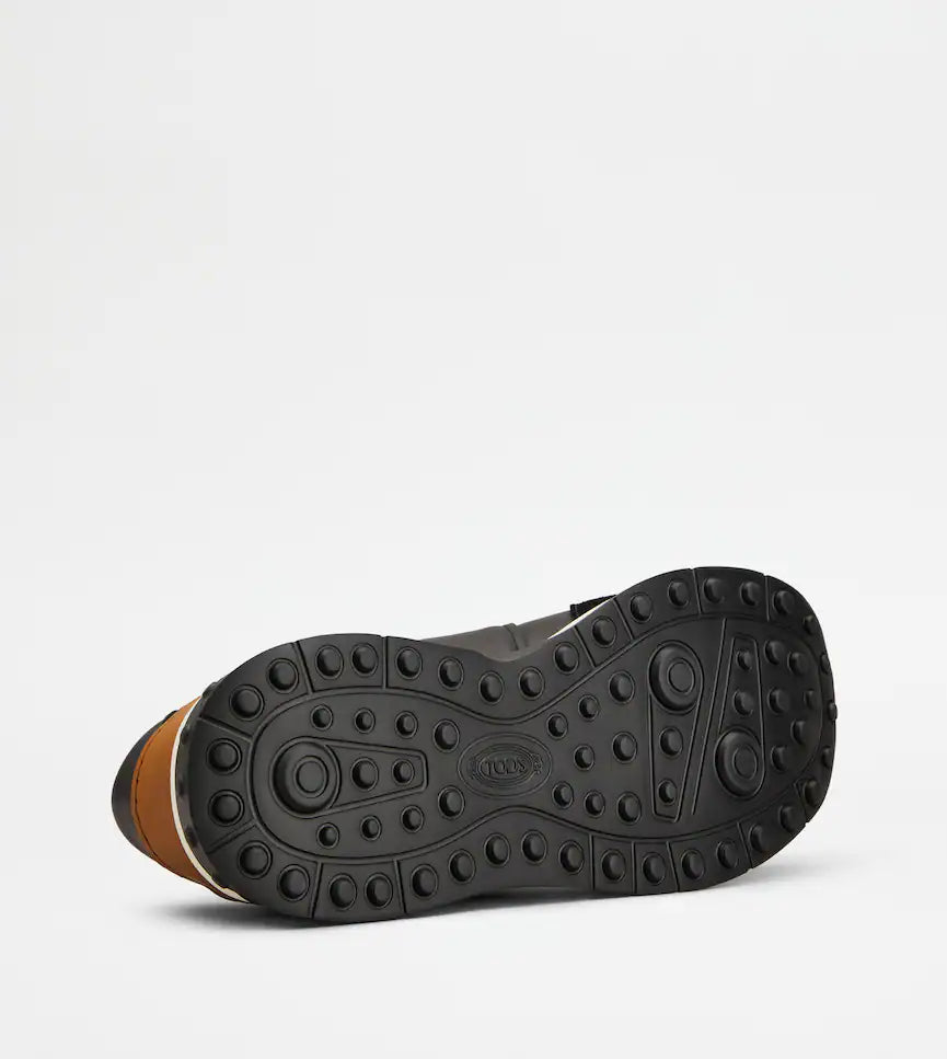 TOD'S BLACK SNEAKERS