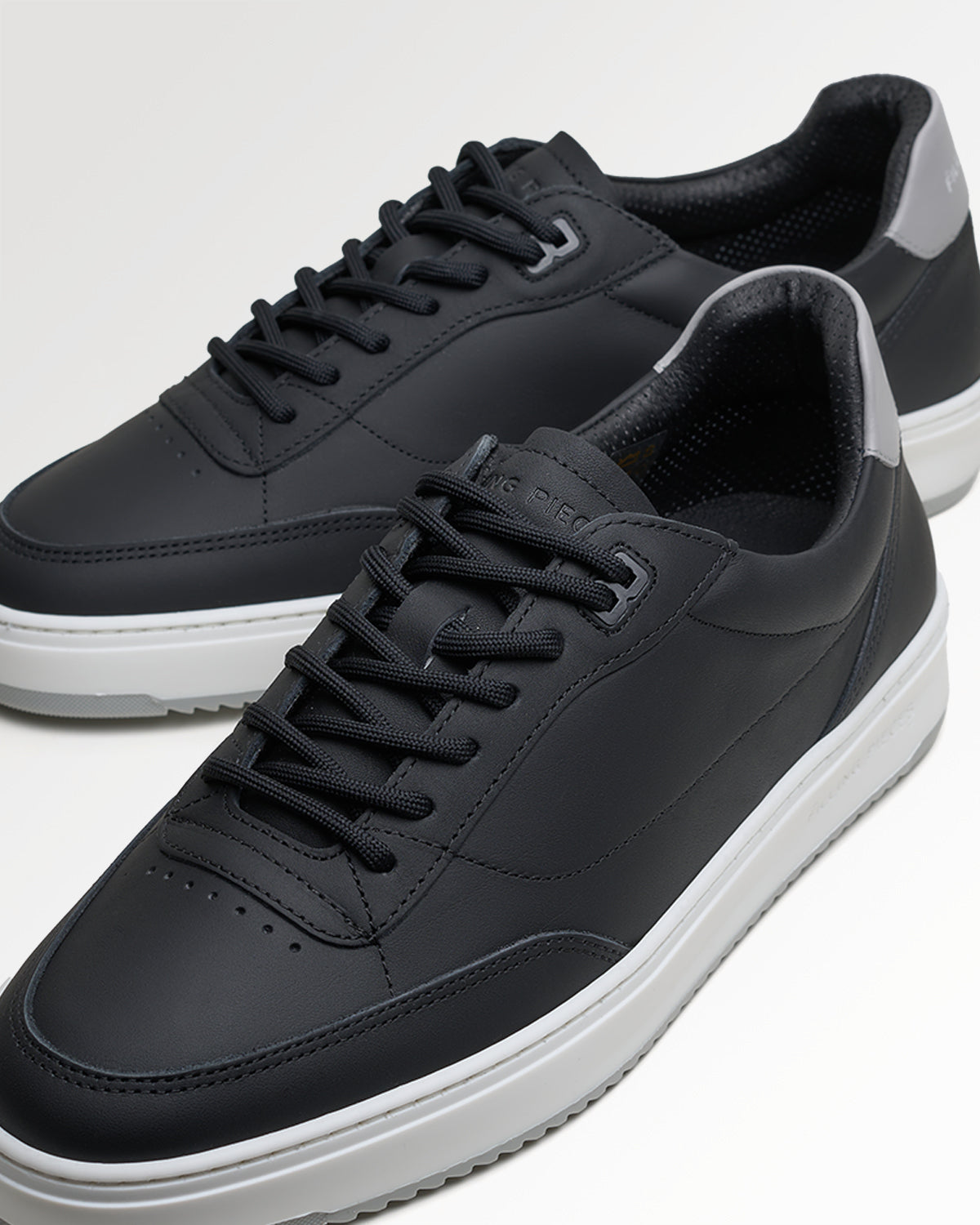 MONDO TRIM BLACK