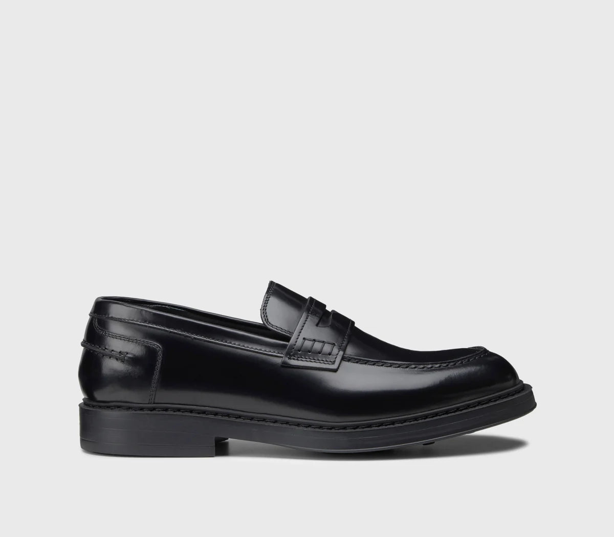 BLACK LIGHT LOAFER