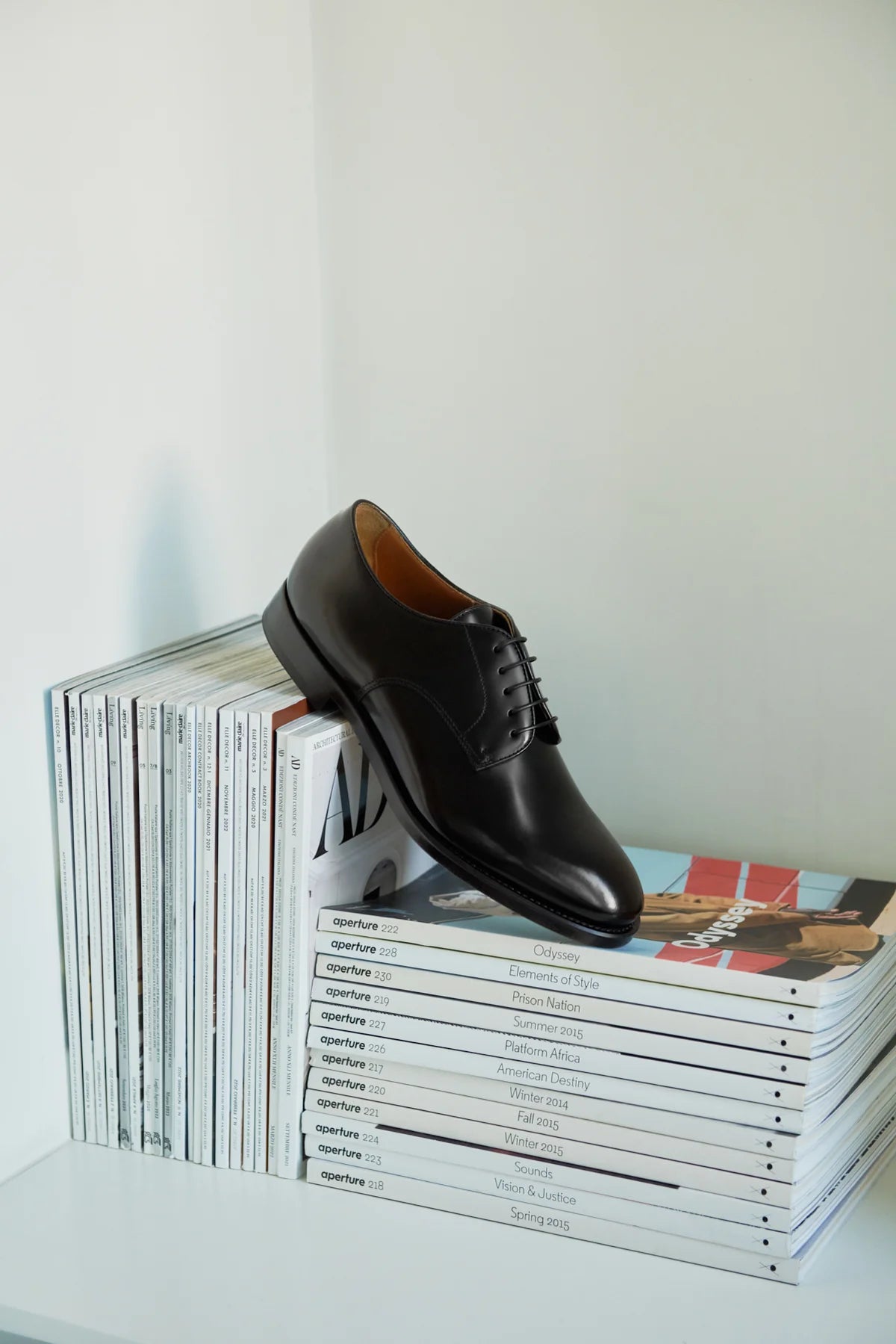 BROWN DERBY LACE-UPS