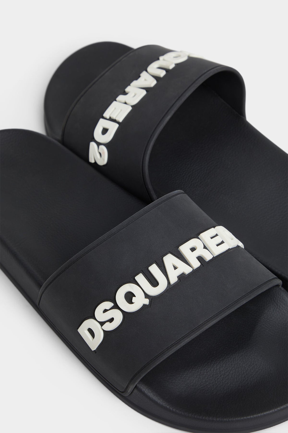 DSQ2 SLIDES BLACK