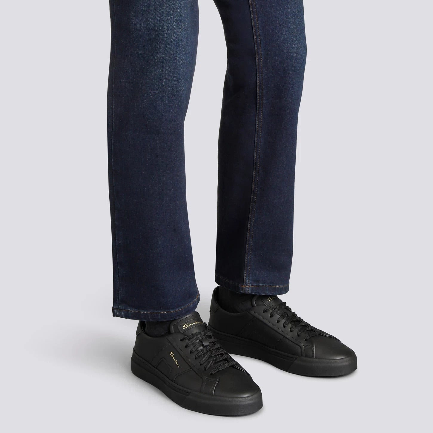 DOUBLE BUCKLE ALL BLACK SNEAKER
