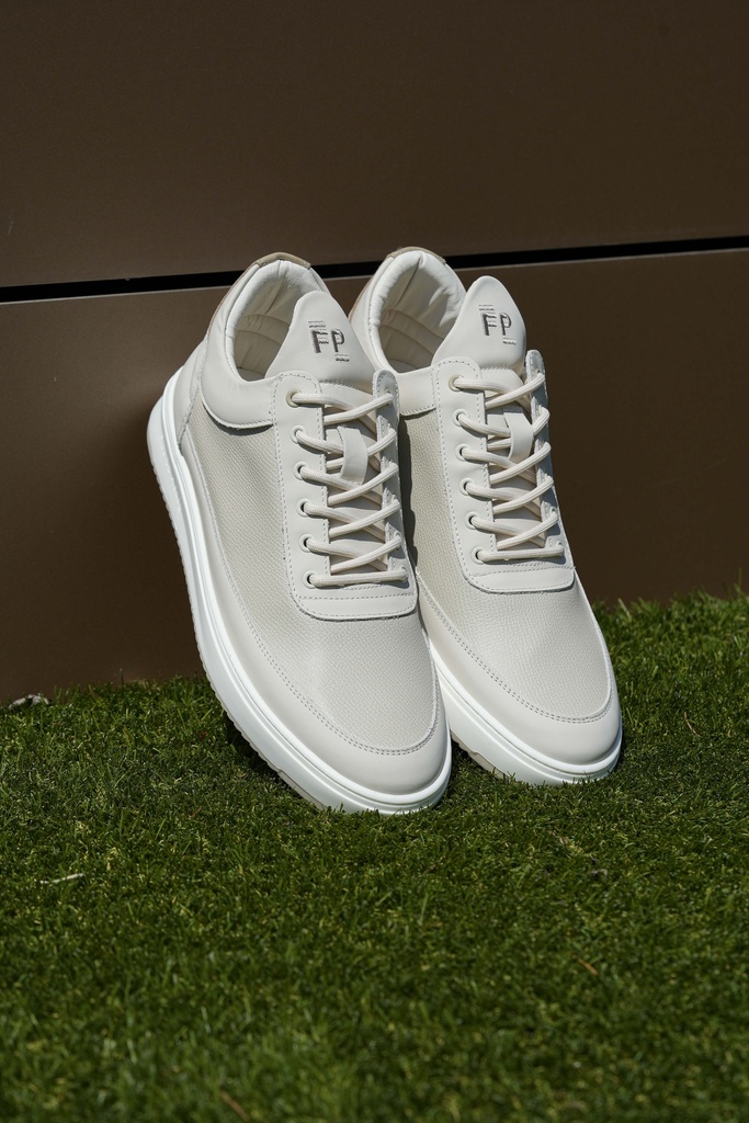 LOW TOP TECH CRUMBS OFF WHITE