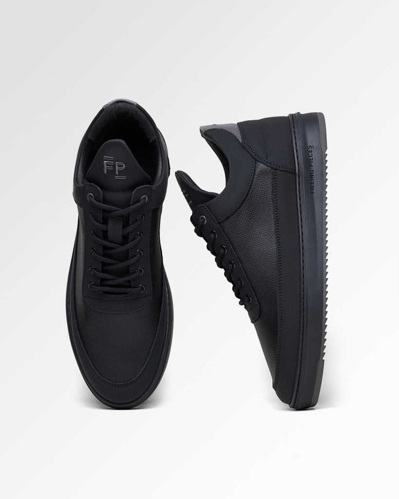 LOW TOP TECH CRUMBS BLACK