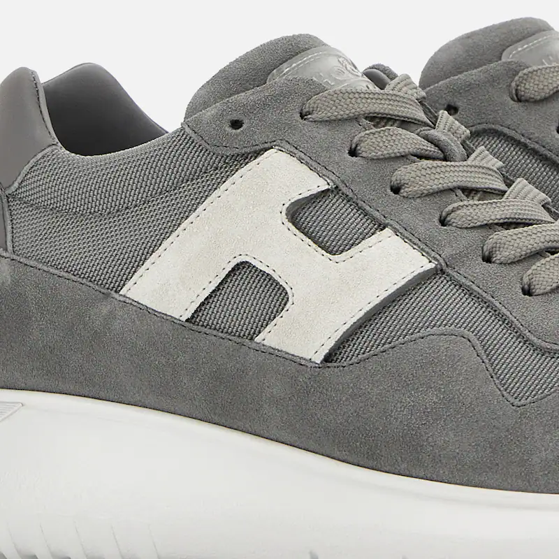 INTERACTIVE³ GREY
