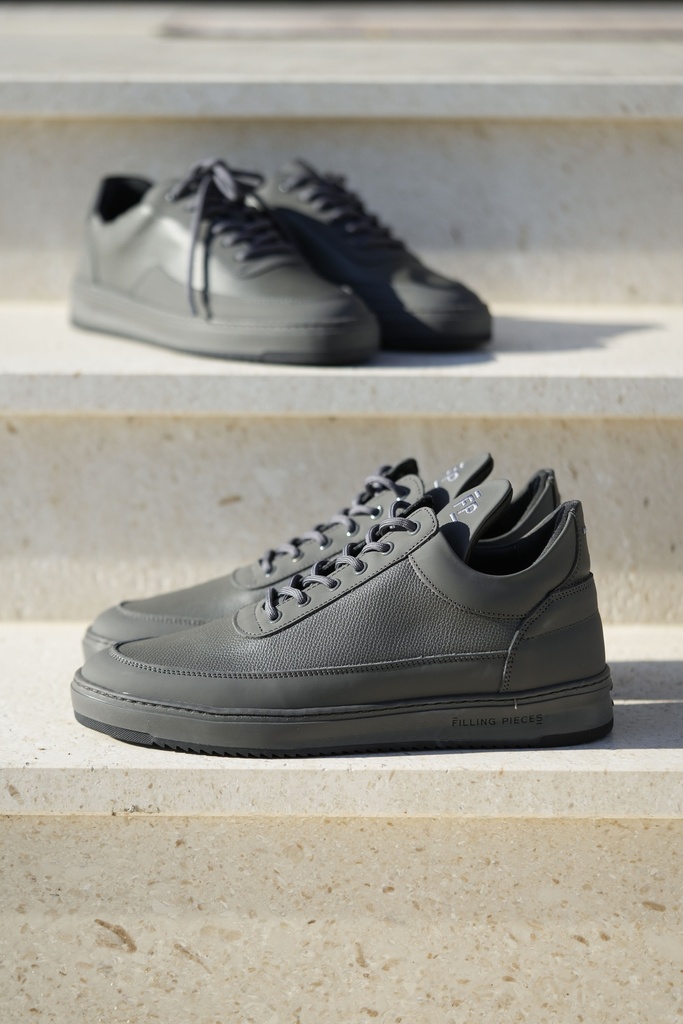 LOW TOP TECH CRUMBS ALL GREY