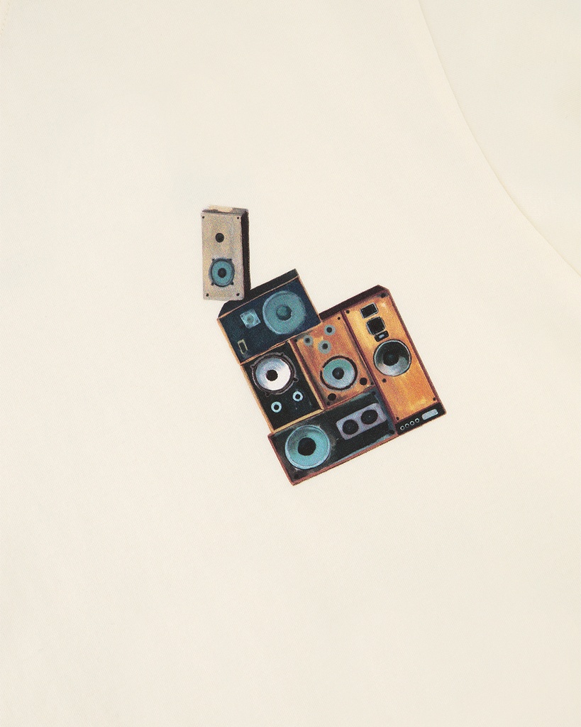 T-SHIRT SPEAKER WALL