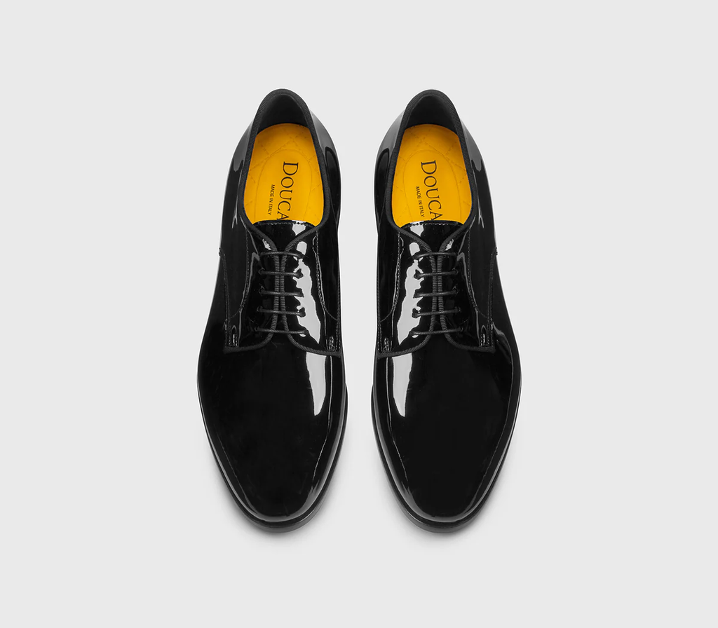 BLACK PATENT LACE-UP