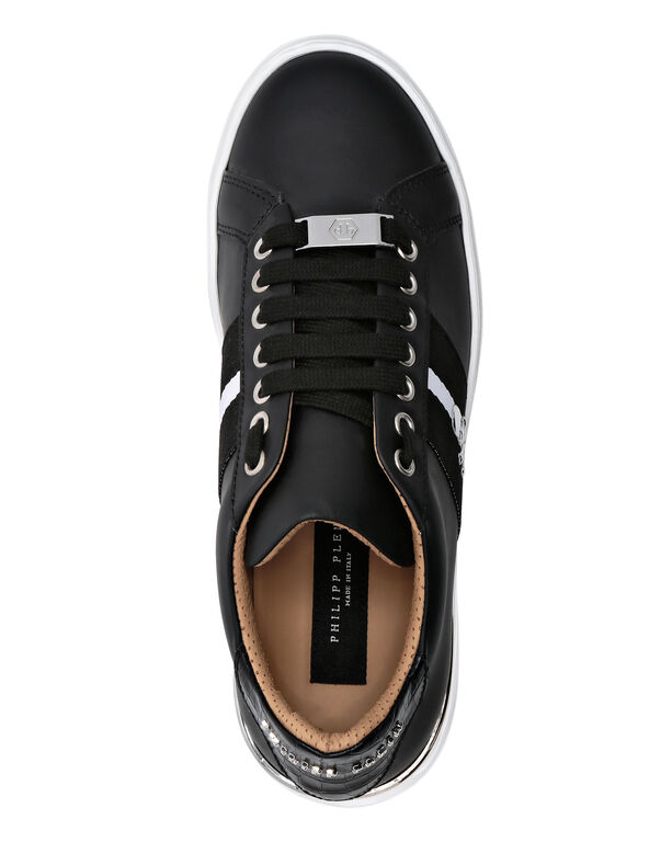 LEATHER LO-TOP SNEAKERS STRIPES